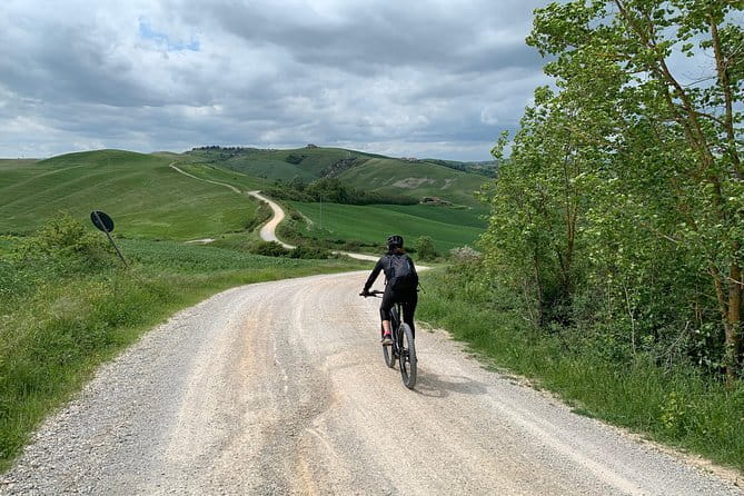 Chianti Delights: A Tale Of Two Wineries With A Vineyard Dinner - Should You Book Chianti Delights?