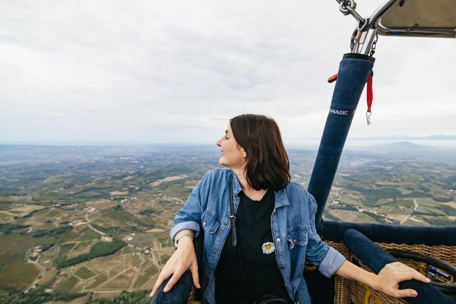 Florence: Balloon Flight Over Tuscany - The morning rhythm: from Via Cassia per Siena to the launch field