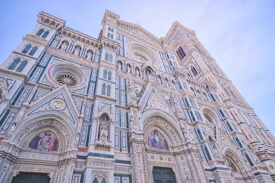 Florence: Duomo Cathedral Skip-the-Line Guided Tour - What you’ll see in 30 minutes, naves, light, façade details, and frescoes