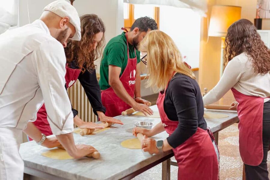 Florence: Pasta Class with Wine, Limoncello and Dessert - How the class really runs at the table