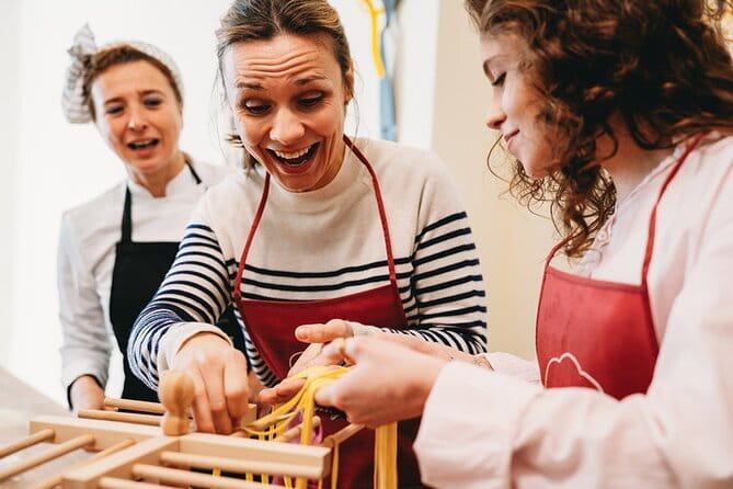 Florence: Pasta Cooking Class with Unlimited Wine - Practical details that affect your comfort and results