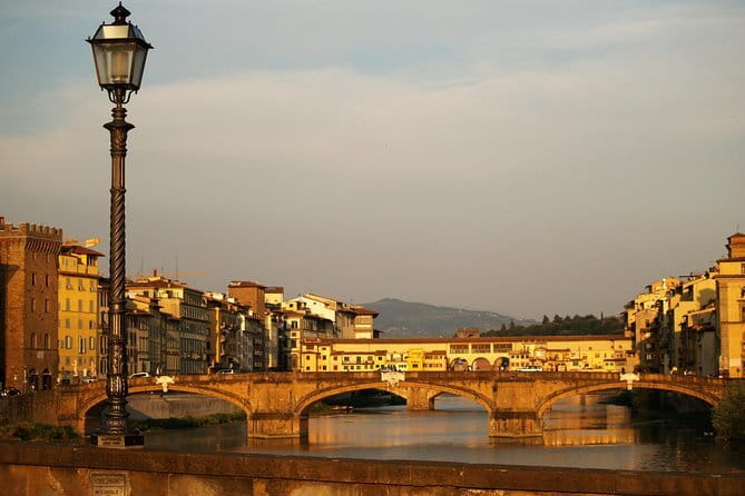 Florence River Cruise on a Traditional Barchetto - From Piazza della Signoria to Ponte Vecchio, a Walking Break That Still Feels Connected
