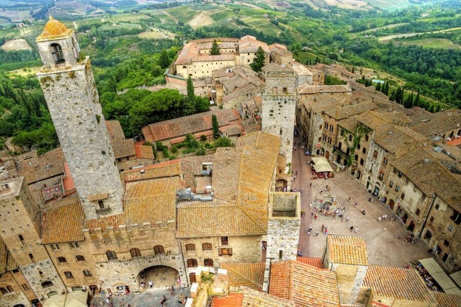 From Florence: Tuscany Highlights Full-Day Tour - San Gimignano in one hour: how to make it count