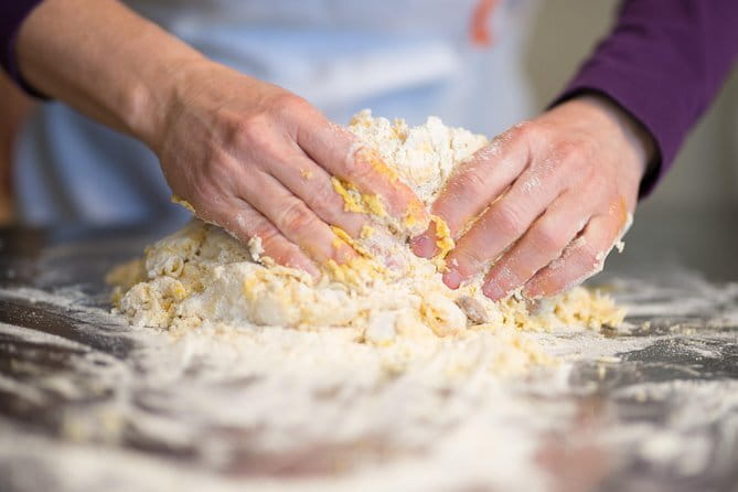 Pasta Cooking Class: Mastering Nonna's Recipes - Chefs make the difference: what the reviews say about the instruction style