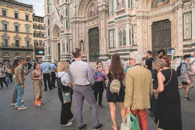 Premium Small-Group Uffizi Tour - Staying with the group: how crowding affects the experience