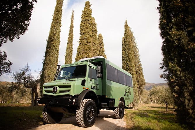 Tuscany Wine Tour: 2 Wineries & San Gimignano from Florence - Who this Tuscany wine and San Gimignano day suits best